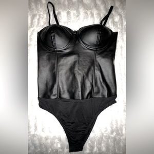 🔥BRAND NEW!!🔥 Bra style leather bodysuit, with adjustable & removable straps